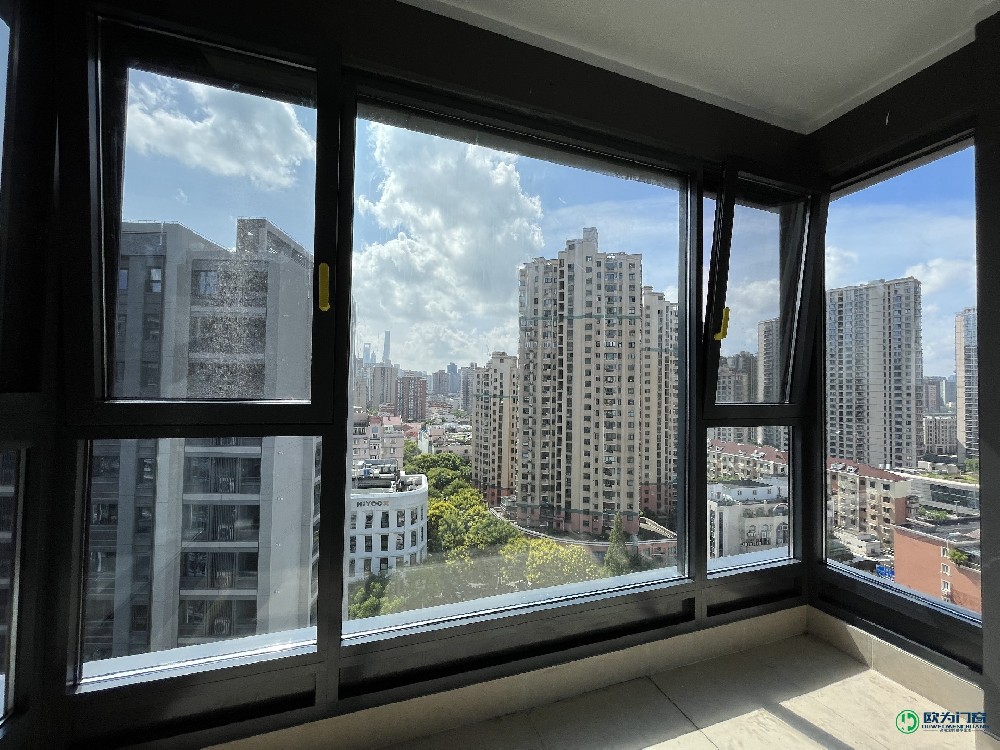 封陽台斷橋鋁系統門窗應該怎麽選？結合九大因素考慮不踩坑！